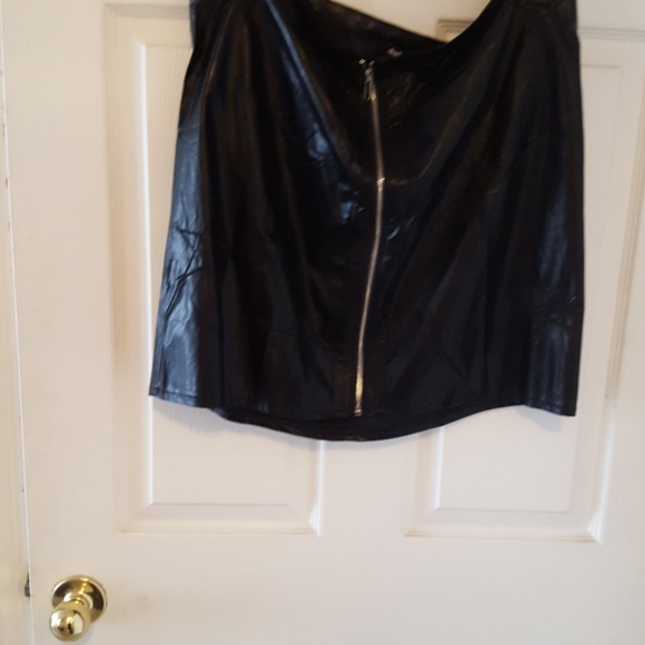 Dresses & Skirts - Skirt